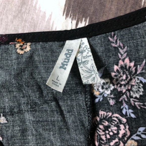 Black Floral Front Tie Shirt Sz L - Picture 4 of 7